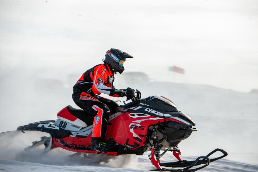 Гонки на снегоходах Салехард