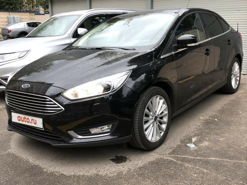 Ford Focus 2017 седан черный