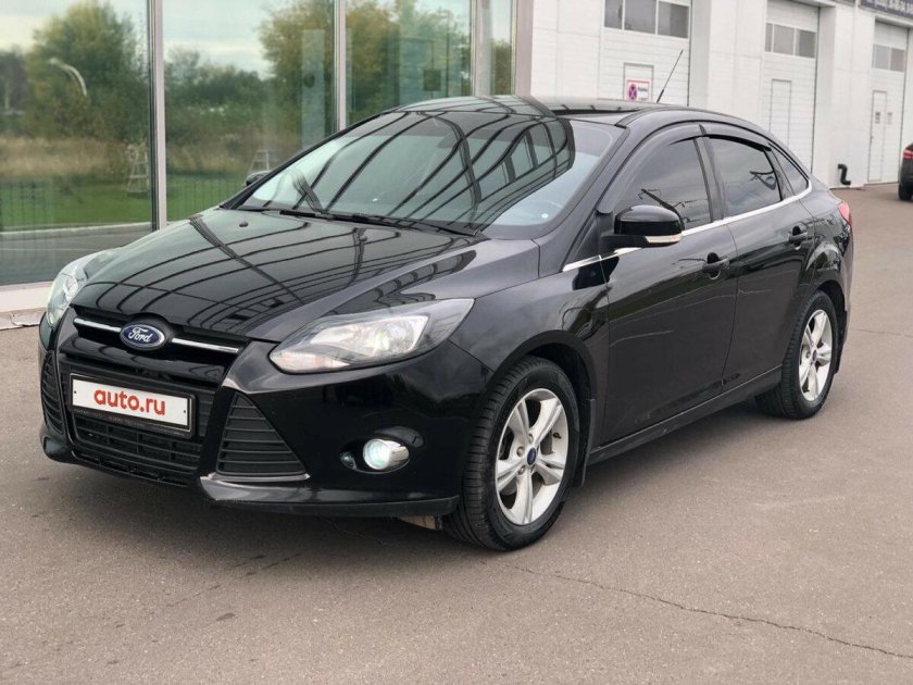 Ford Focus 2012 седан черный