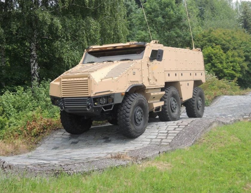 Татра бронеавтомобиль