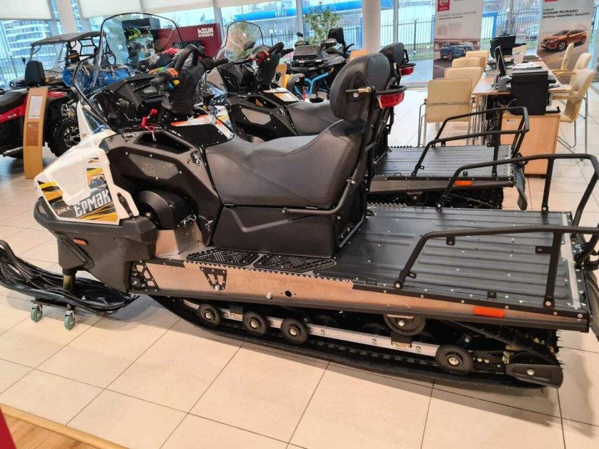 Снегоход Ермак 800