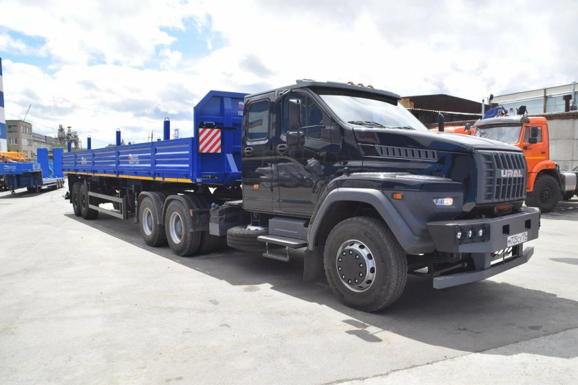 Урал Некст тягач 6х4