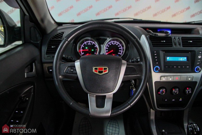 Geely Emgrand салон