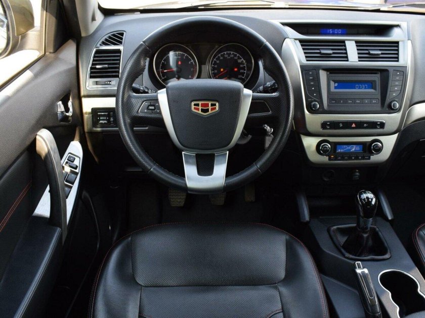 Geely Emgrand x7 салон