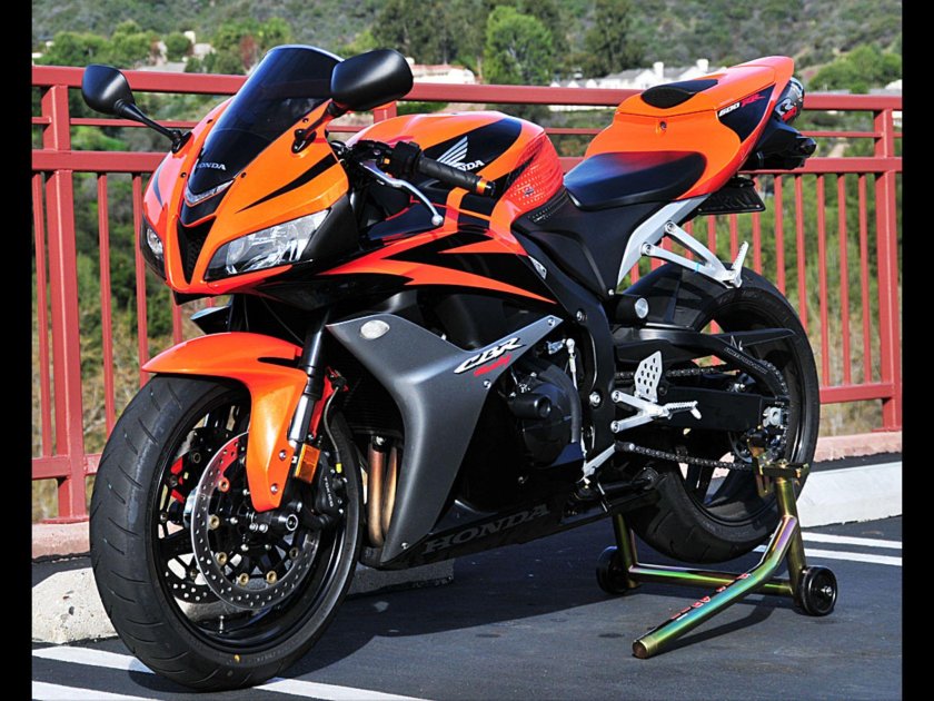 Мотоцикл Хонда CBR 600 RR