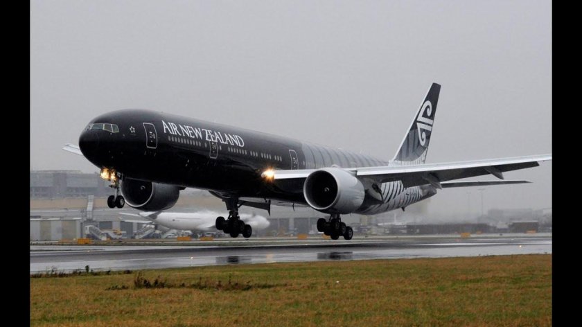 Чёрный Боинг 777