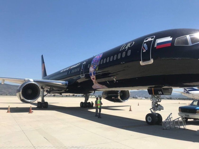 Lujo Black Jet самолет