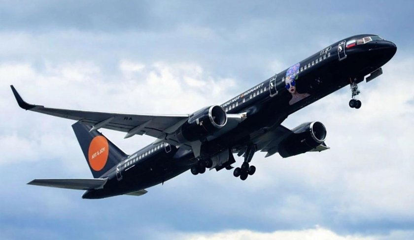 Boeing-757 Black Jet