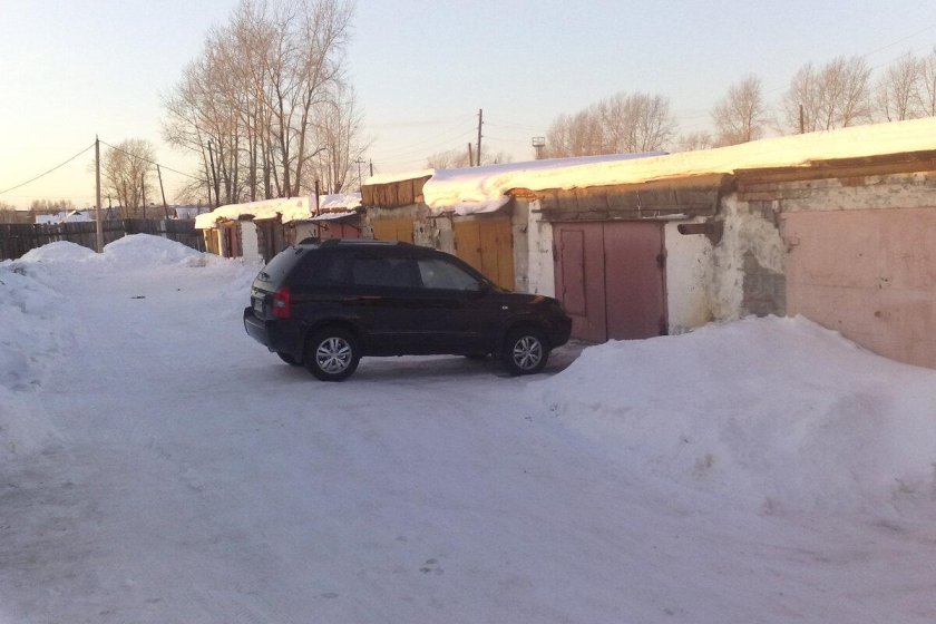 Улица зимой гаражи