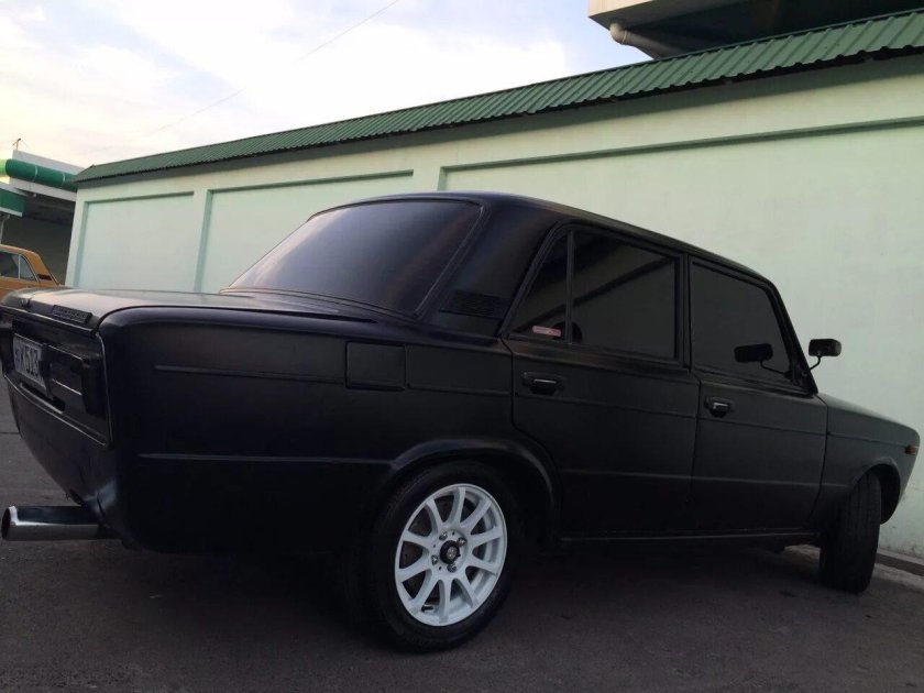 ВАЗ 2106 черный матовый