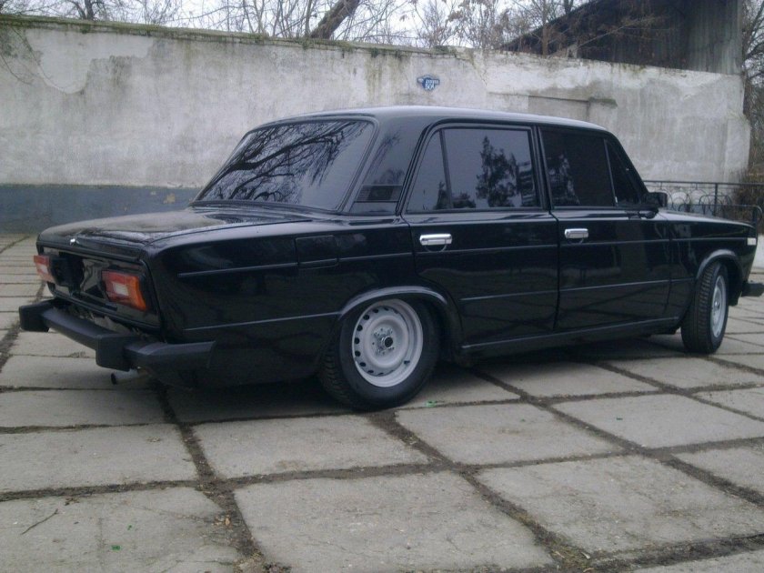 ВАЗ 2106 чёрная тонированная
