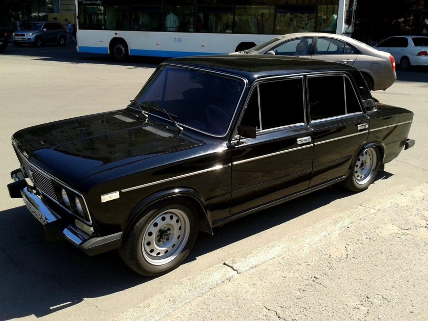 ВАЗ 2106 черная