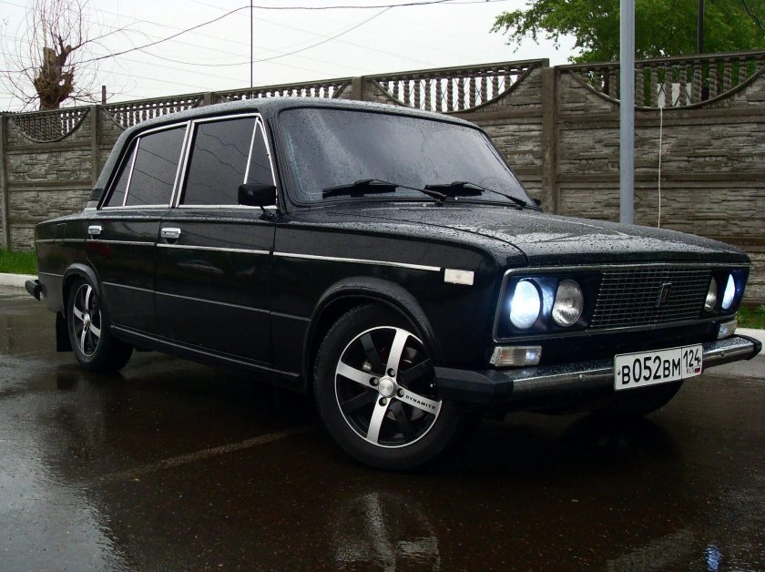 Черная ваз 2106 r15