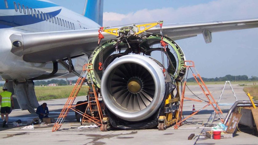 Помпаж двигателя самолета