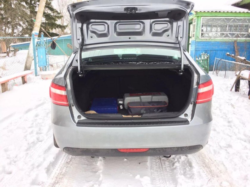 Лада Веста багажник