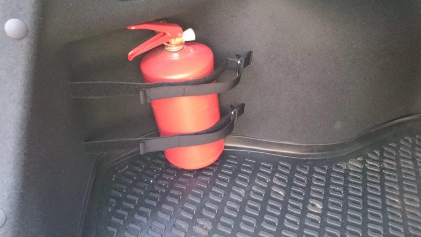 Крепление огнетушителя багажника Форд фокус 1