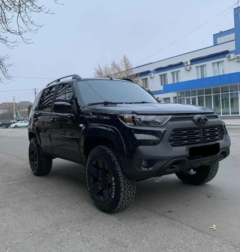 Нива Тревел Блэк 2023