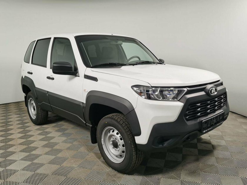 Нива Тревел белая 2023