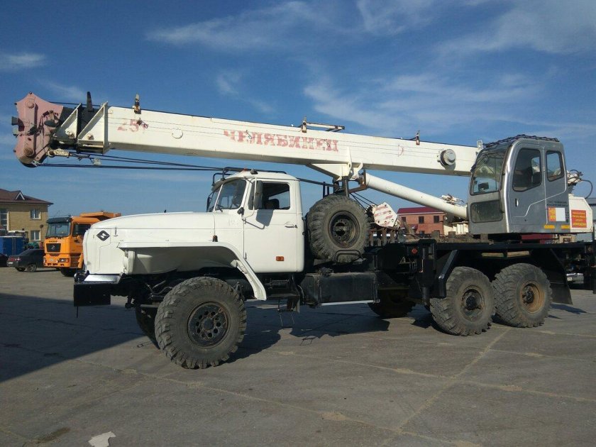 Автокран КС 45721 Челябинец 25 тонн