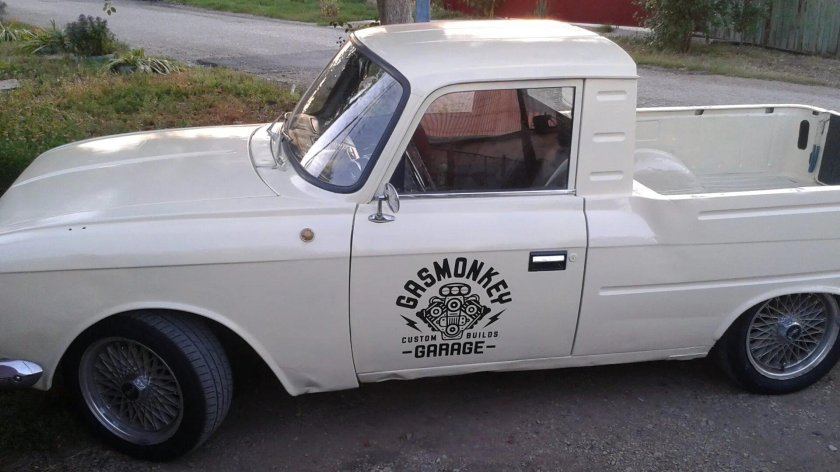 ИЖ 2715 белый