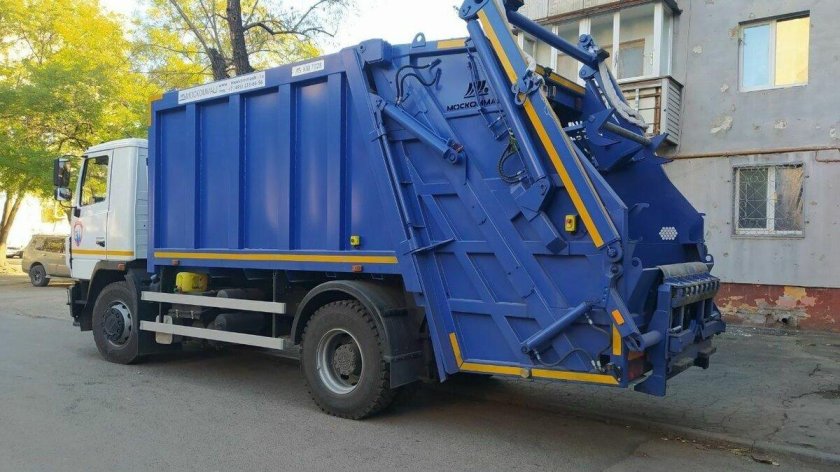 Мусоровоз в России