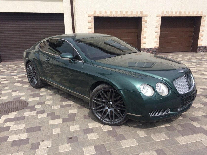 Бентли Континенталь зеленый
