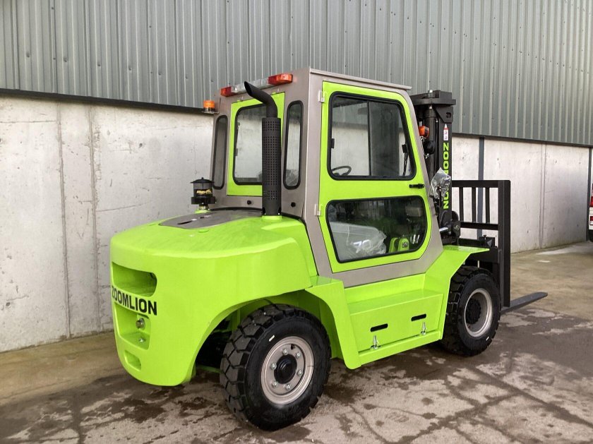 Вилочный погрузчик Clark c500y560