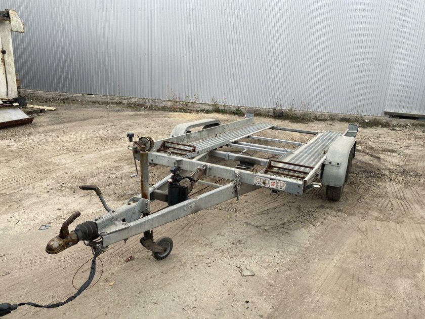 Серый прицеп авито