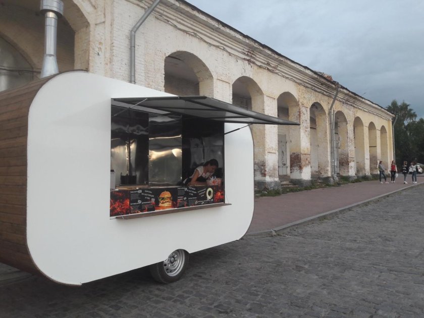 Caravan Coffee shop Red