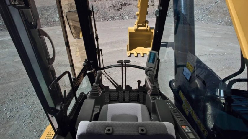 Катерпиллер 330 кабина