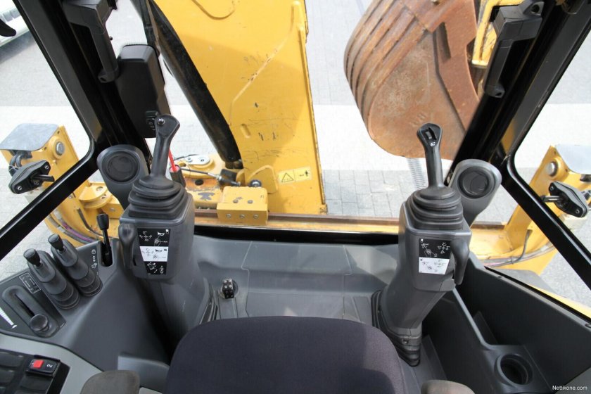 Экскаватор-погрузчик Caterpillar 432f