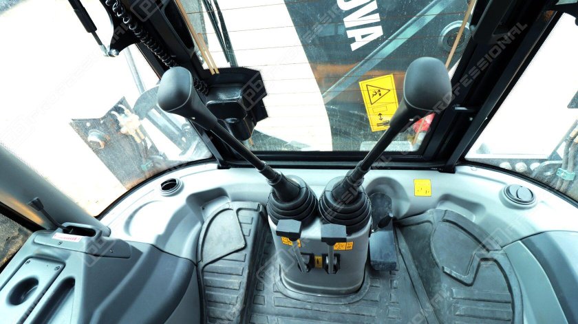 Рычаги управления экскаватора погрузчика Cukurova