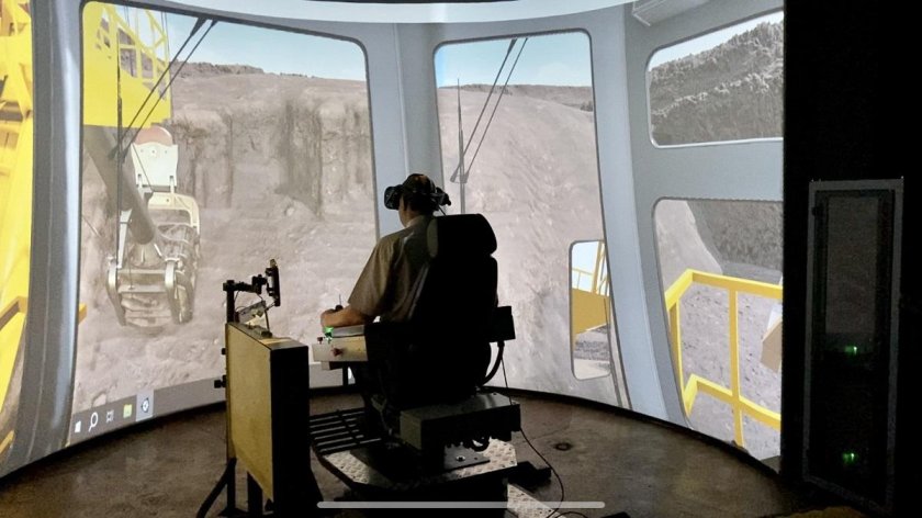 Тренажер экскаватора