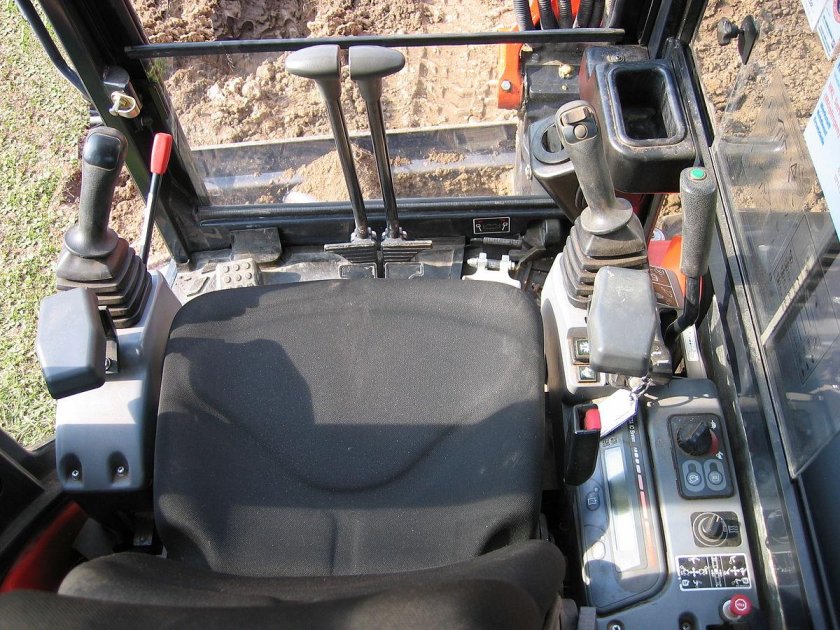 Панель управления экскаватора Кранекс е 270