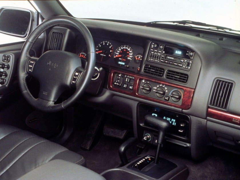 Джип Гранд Чероки 1993 салон