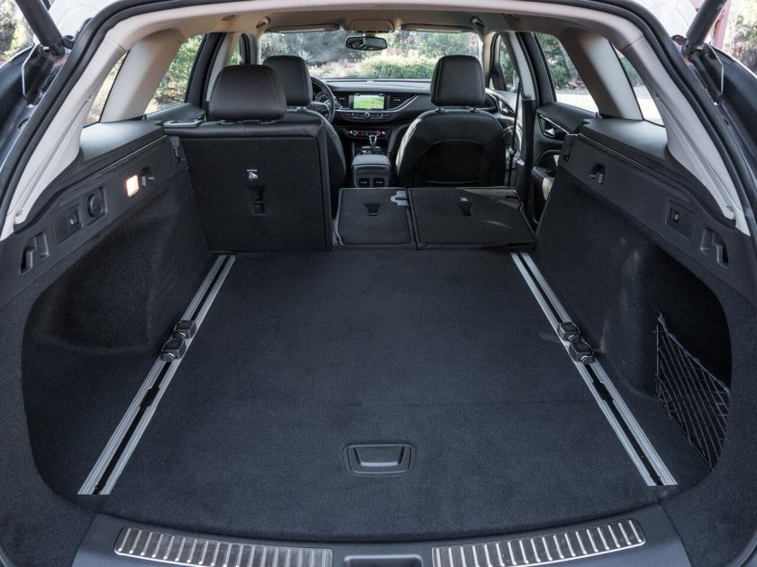 2020 Buick Regal TOURX