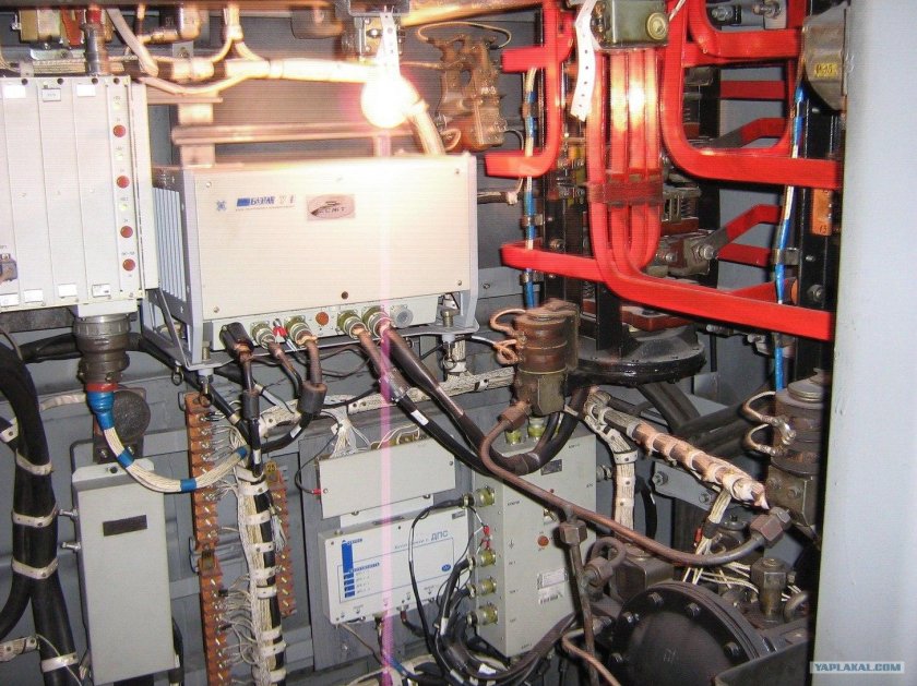 Высоковольтная камера тепловоза 2тэ10м