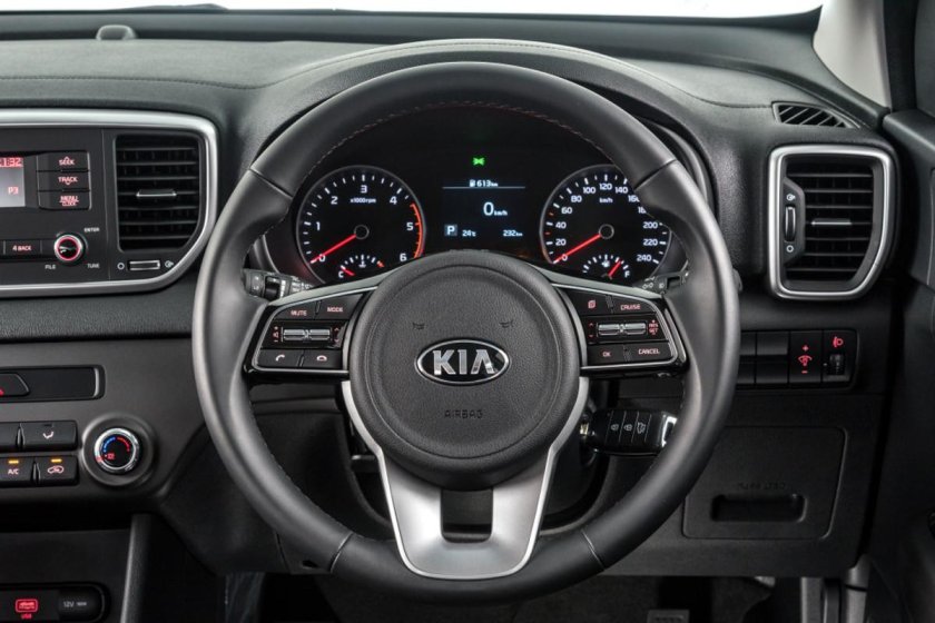 Панель кия Спортейдж 4