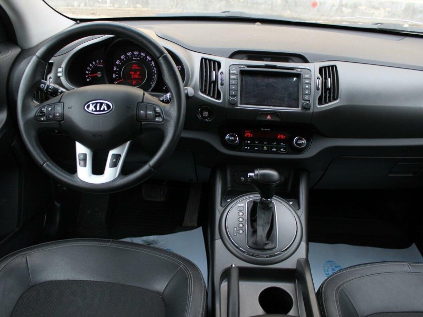 Kia Sportage 2022. Панель