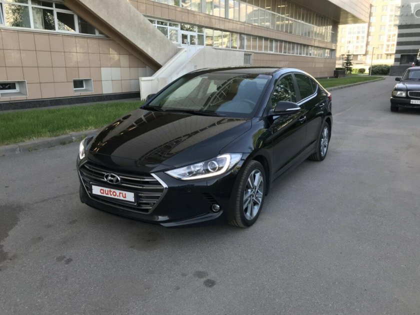 Hyundai elantra 2016 черная