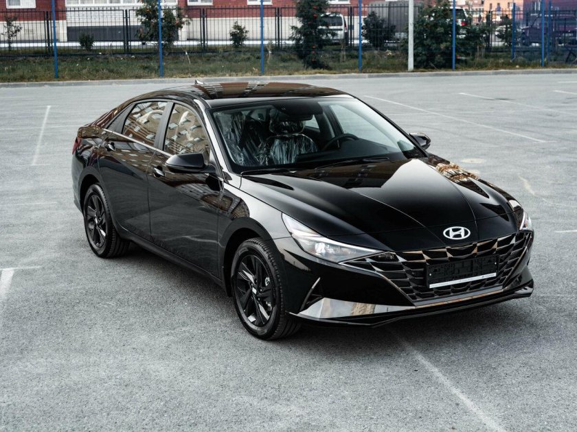 Хендай Элантра 2022 черная