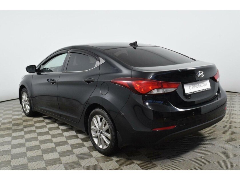Hyundai Elantra v