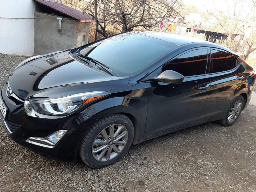 Hyundai Elantra MD черная
