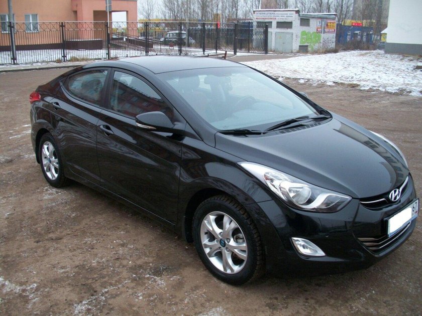 Хендай Элантра 2012 черная