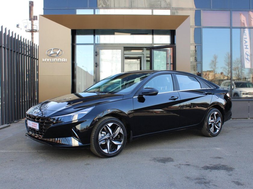 Хендай Элантра 2023 черная