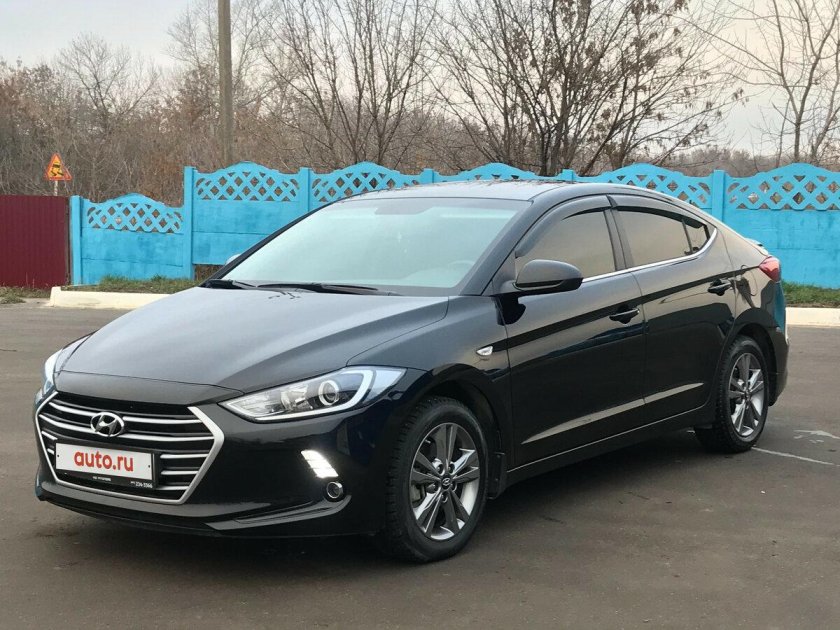 Hyundai Elantra 2017 черная