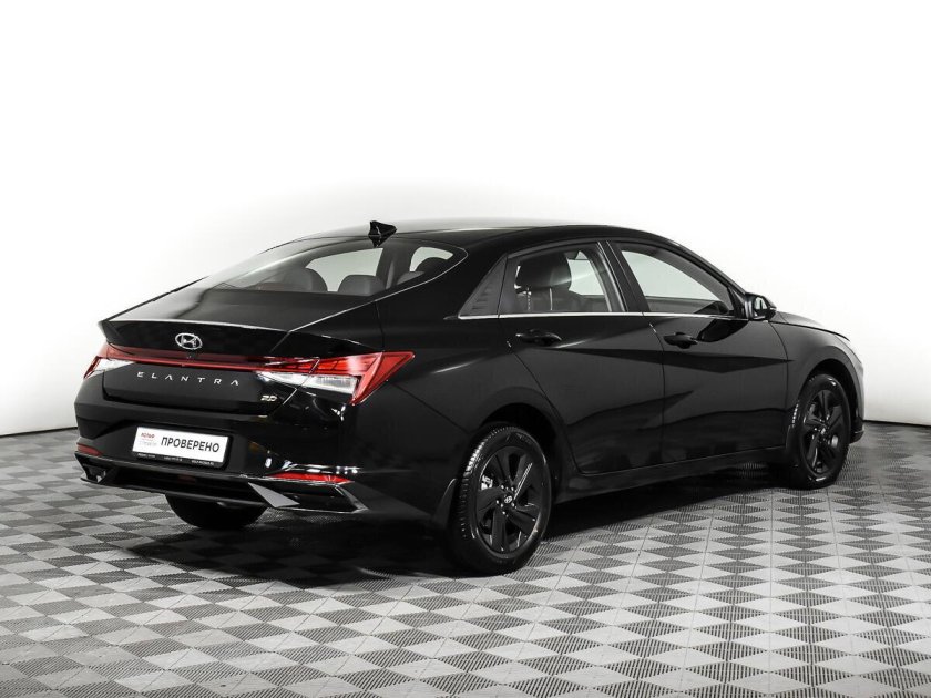 Hyundai Elantra 2021 черная