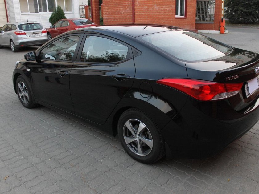 Hyundai Elantra 2011 Black