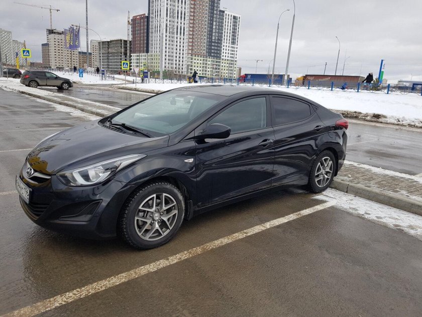 Хендай Элантра 2015 черная