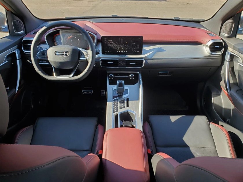 Geely Coolray 2020 салон